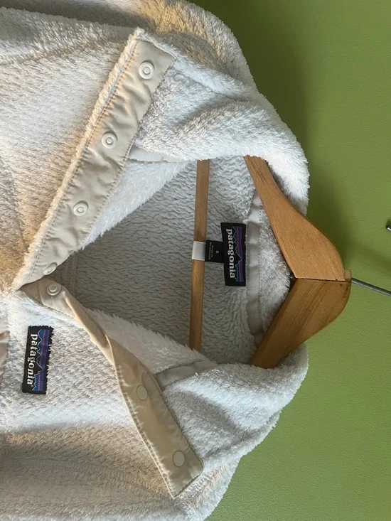 Patagonia Cream Half‑Snap polartec Pullover - Picture 2 of 3